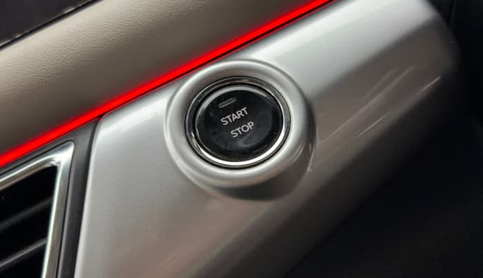 2021 Mahindra XUV700 AX 7 P MT 7 STR, Petrol, Manual, 36,585 km, Keyless Start/ Stop Button
