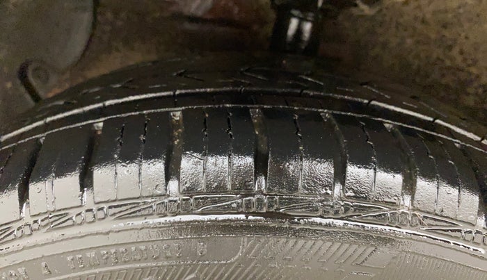 2016 Hyundai Grand i10 SPORTZ 1.2 KAPPA VTVT, Petrol, Manual, 86,371 km, Left Front Tyre Tread