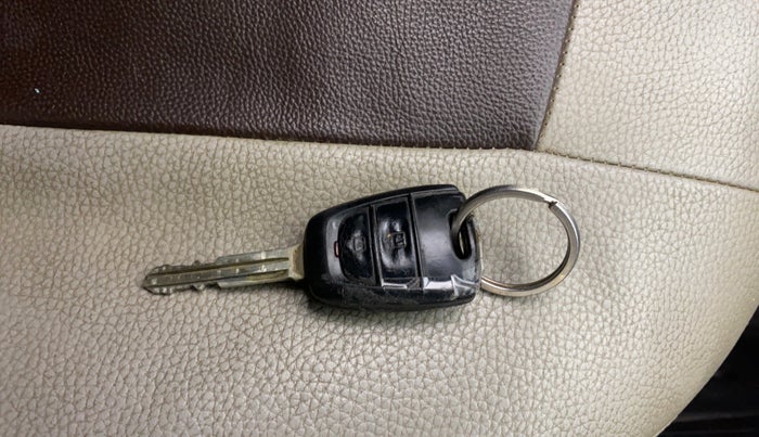 2016 Hyundai Grand i10 SPORTZ 1.2 KAPPA VTVT, Petrol, Manual, 86,371 km, Key Close Up