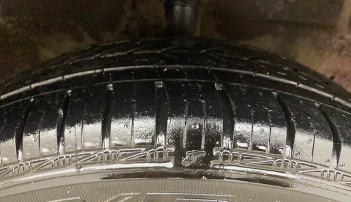 2016 Hyundai Grand i10 SPORTZ 1.2 KAPPA VTVT, Petrol, Manual, 86,371 km, Right Front Tyre Tread