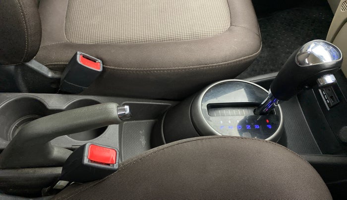 2013 Hyundai i20 SPORTZ 1.4 AT VTVT, Petrol, Automatic, 22,621 km, Gear Lever