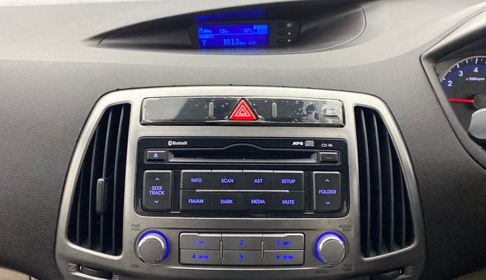 2013 Hyundai i20 SPORTZ 1.4 AT VTVT, Petrol, Automatic, 22,621 km, Infotainment System