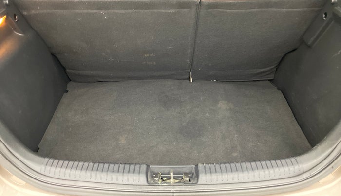 2013 Hyundai i20 SPORTZ 1.4 AT VTVT, Petrol, Automatic, 22,621 km, Boot Inside