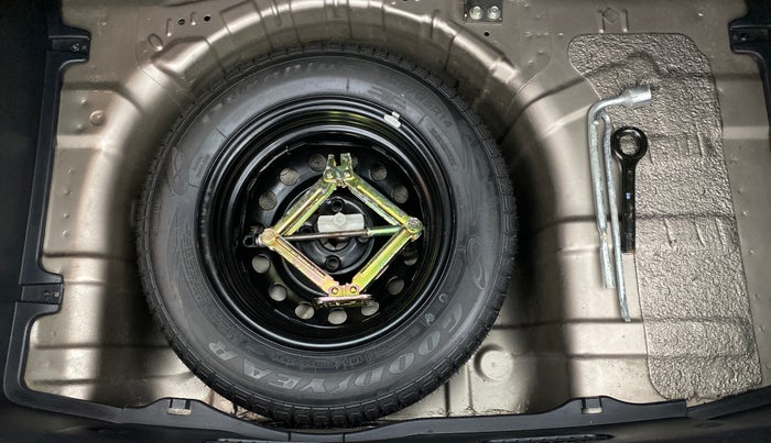 2013 Hyundai i20 SPORTZ 1.4 AT VTVT, Petrol, Automatic, 22,621 km, Spare Tyre