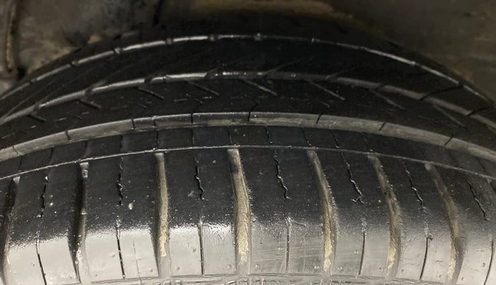 2013 Hyundai i20 SPORTZ 1.4 AT VTVT, Petrol, Automatic, 22,621 km, Left Rear Tyre Tread