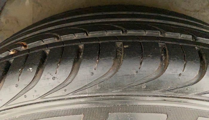 2011 Hyundai i20 MAGNA (O) 1.2, Petrol, Manual, 67,192 km, Right Rear Tyre Tread