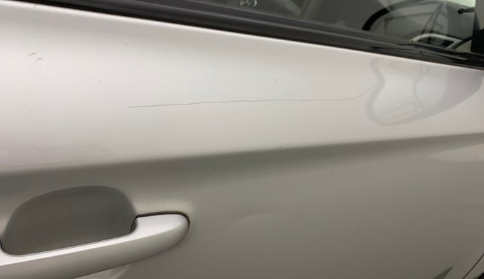 2011 Hyundai i20 MAGNA (O) 1.2, Petrol, Manual, 67,192 km, Driver-side door - Minor scratches