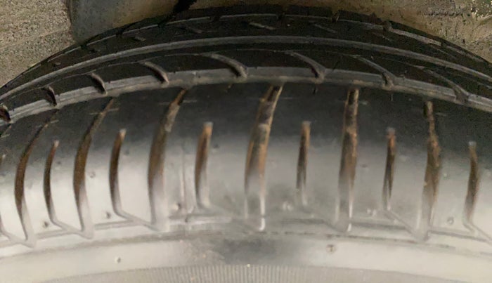 2011 Hyundai i20 MAGNA (O) 1.2, Petrol, Manual, 67,192 km, Left Rear Tyre Tread