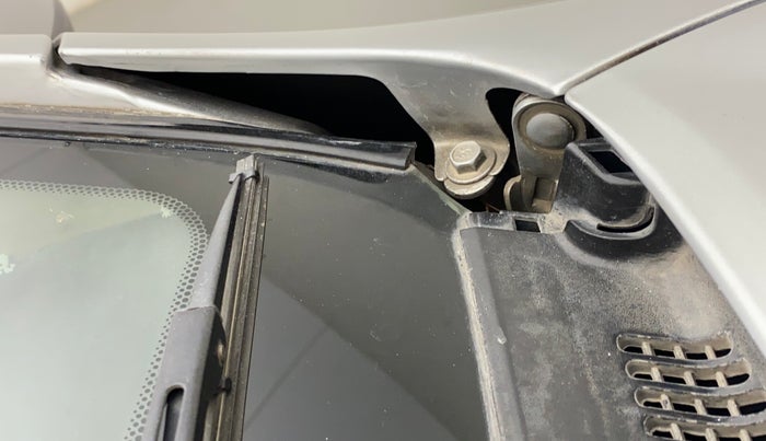 2011 Hyundai i20 MAGNA (O) 1.2, Petrol, Manual, 67,192 km, Bonnet (hood) - Cowl vent panel has minor damage