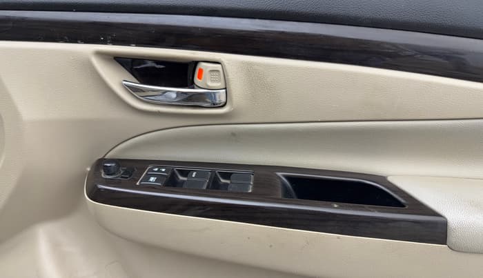 2018 Maruti Ciaz ZETA 1.4  MT PETROL, Petrol, Manual, 79,792 km, Driver Side Door Panels Control