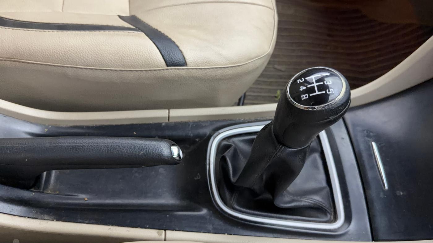 2018 Maruti Ciaz ZETA 1.4  MT PETROL, Petrol, Manual, 79,792 km, Gear Lever