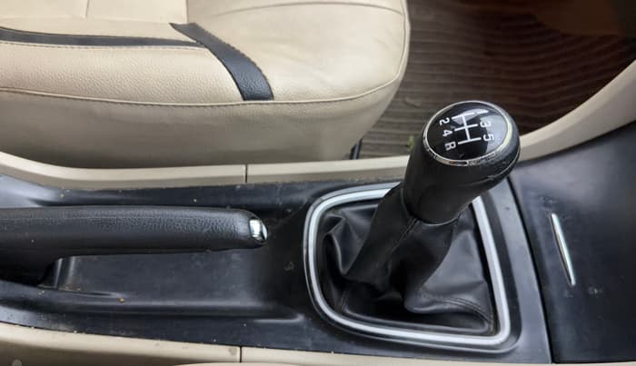 2018 Maruti Ciaz ZETA 1.4  MT PETROL, Petrol, Manual, 79,792 km, Gear Lever