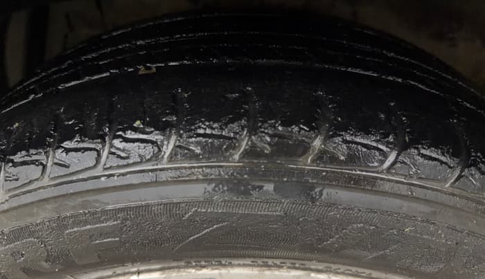 2018 Maruti Ciaz ZETA 1.4  MT PETROL, Petrol, Manual, 79,792 km, Left Front Tyre Tread