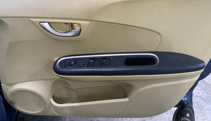 2016 Honda Amaze 1.2L I-VTEC VX, Petrol, Manual, 78,346 km, Driver Side Door Panels Control