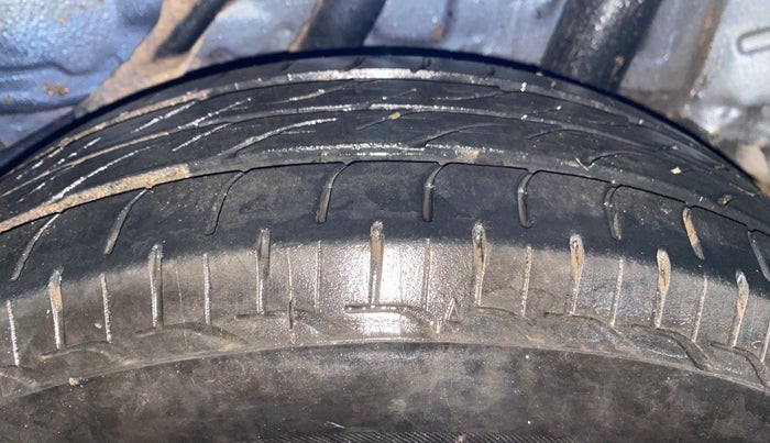 2016 Honda Amaze 1.2L I-VTEC VX, Petrol, Manual, 78,346 km, Left Rear Tyre Tread