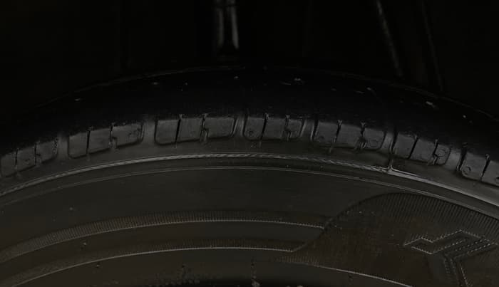 2021 Renault Kwid RXT 1.0 AMT (O), Petrol, Automatic, 75,514 km, Right Rear Tyre Tread