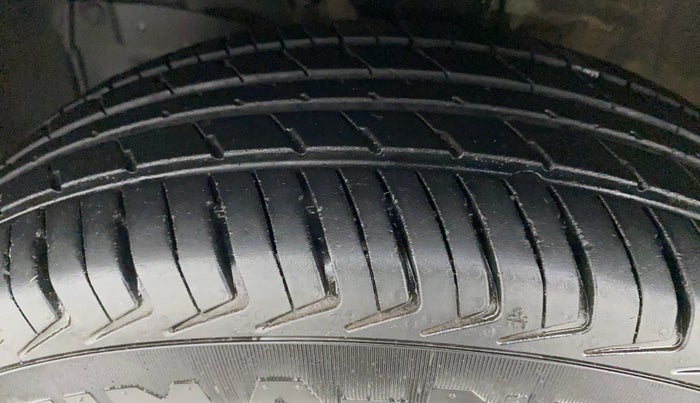 2022 Maruti New Wagon-R LXI CNG 1.0, CNG, Manual, 13,586 km, Left Front Tyre Tread