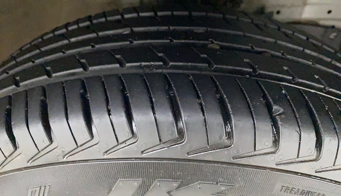 2022 Maruti New Wagon-R LXI CNG 1.0, CNG, Manual, 13,586 km, Right Front Tyre Tread