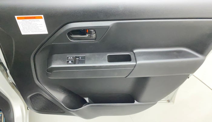 2022 Maruti New Wagon-R LXI CNG 1.0, CNG, Manual, 13,586 km, Driver Side Door Panels Control