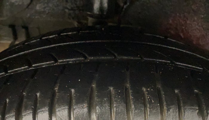 2014 Tata Zest XT PETROL, Petrol, Manual, 78,232 km, Right Rear Tyre Tread