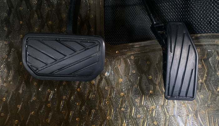 2021 Maruti Dzire ZXI AMT, Petrol, Automatic, 75,765 km, Pedals