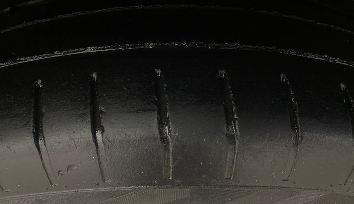 2021 Maruti Dzire ZXI AMT, Petrol, Automatic, 75,765 km, Right Rear Tyre Tread