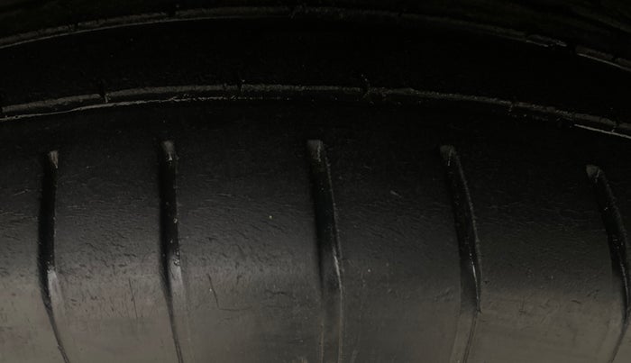 2021 Maruti Dzire ZXI AMT, Petrol, Automatic, 75,765 km, Left Front Tyre Tread
