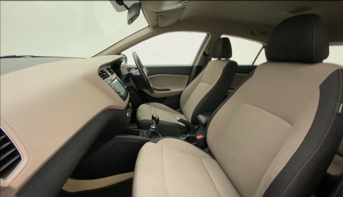 2016 Hyundai Elite i20 ASTA 1.4 CRDI (O), Diesel, Manual, 68,733 km, Right Side Front Door Cabin