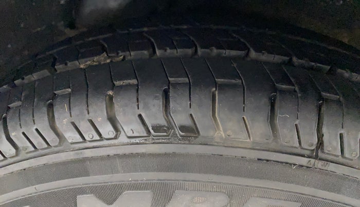 2011 Hyundai i10 SPORTZ 1.2, Petrol, Manual, 60,090 km, Left Rear Tyre Tread