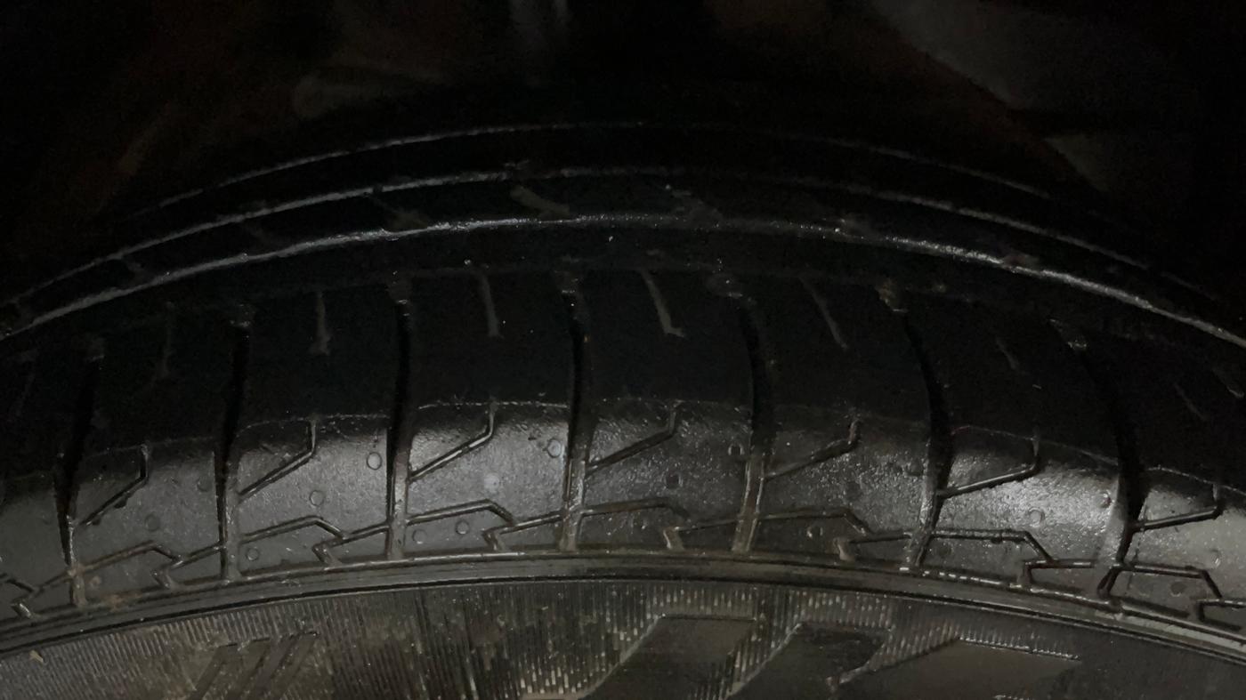 2020 MG HECTOR SHARP 1.5 DCT PETROL, Petrol, Automatic, 94,648 km, Right Front Tyre Tread