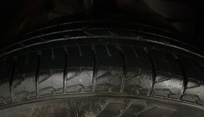 2020 MG HECTOR SHARP 1.5 DCT PETROL, Petrol, Automatic, 94,648 km, Right Front Tyre Tread