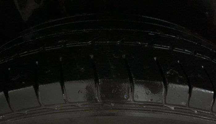 2020 MG HECTOR SHARP 1.5 DCT PETROL, Petrol, Automatic, 94,648 km, Right Rear Tyre Tread