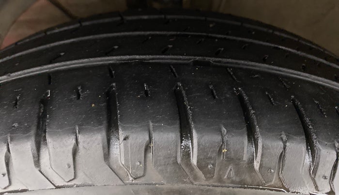 2020 Maruti Dzire ZXI AMT, Petrol, Automatic, 43,692 km, Left Front Tyre Tread