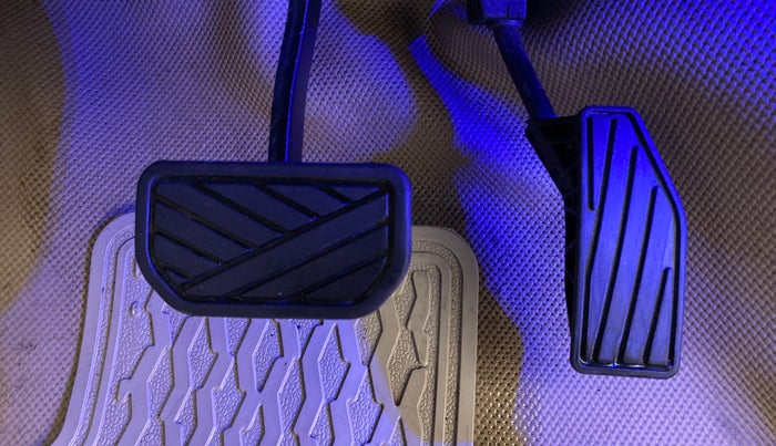 2020 Maruti Dzire ZXI AMT, Petrol, Automatic, 43,692 km, Pedals