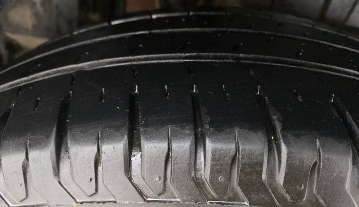 2020 Maruti Dzire ZXI AMT, Petrol, Automatic, 43,692 km, Right Rear Tyre Tread