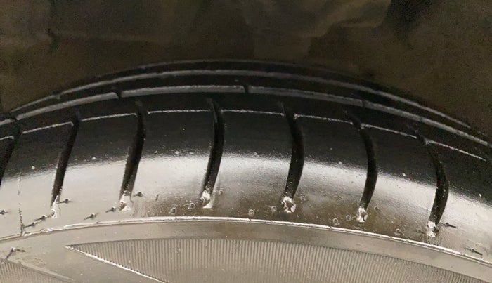 2015 Maruti Celerio ZXI AMT, Petrol, Automatic, 55,086 km, Left Front Tyre Tread