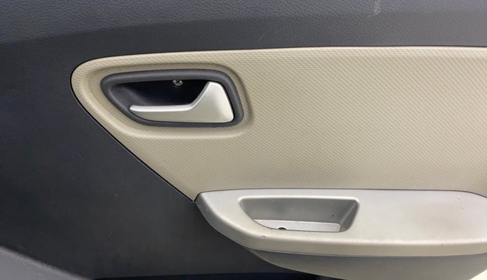 2017 Maruti Alto K10 VXI, Petrol, Manual, 20,596 km, Driver Side Door Panels Control