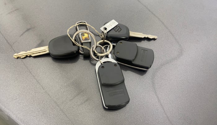 2017 Maruti Alto K10 VXI, Petrol, Manual, 20,596 km, Key Close Up