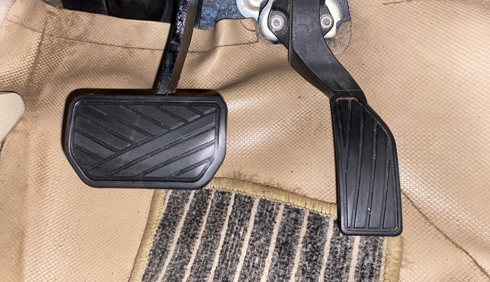 2017 Maruti Ciaz ALPHA  AT 1.4  PETROL, Petrol, Automatic, 74,262 km, Pedals