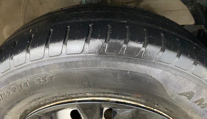 2020 Maruti Swift LXI, Petrol, Manual, 86,181 km, Right Front Tyre Tread