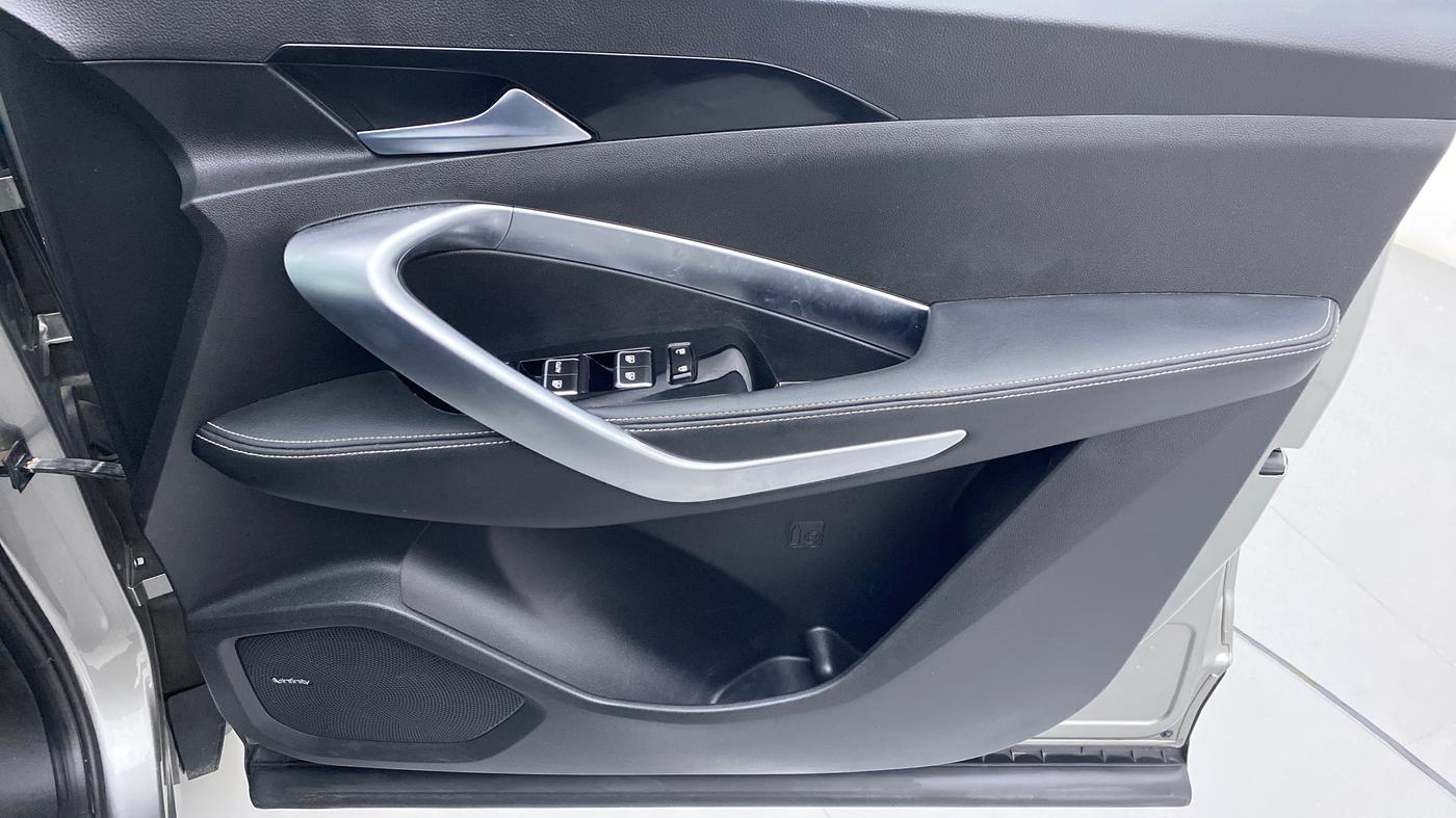 2020 MG HECTOR SHARP DCT PETROL, Petrol, Automatic, 19,498 km, Driver Side Door Panels Control