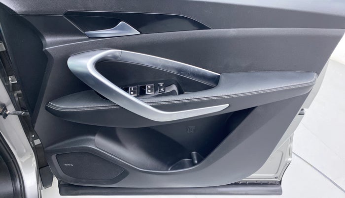2020 MG HECTOR SHARP DCT PETROL, Petrol, Automatic, 19,498 km, Driver Side Door Panels Control