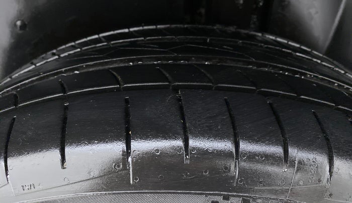 2020 MG HECTOR SHARP DCT PETROL, Petrol, Automatic, 19,498 km, Left Rear Tyre Tread