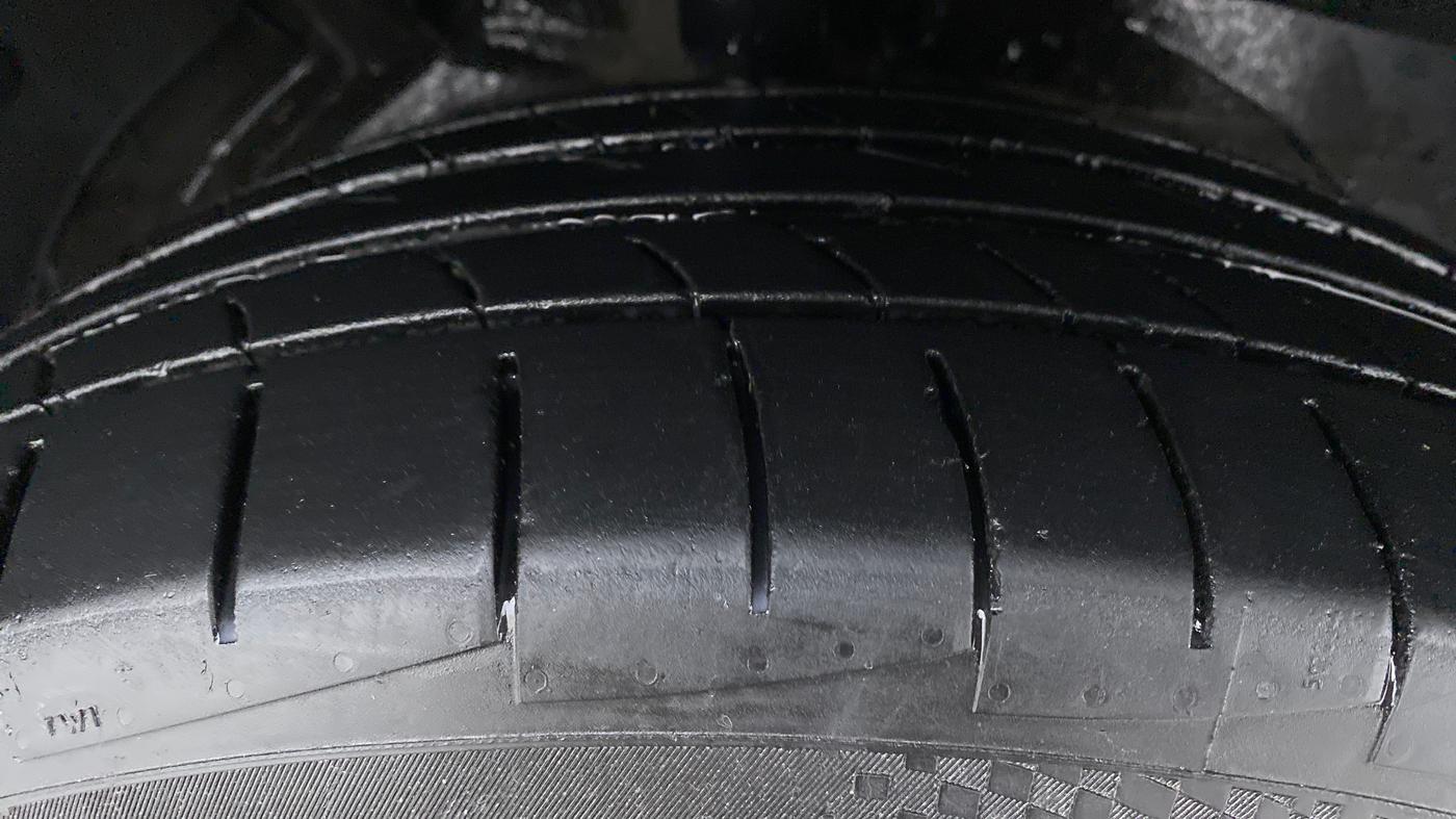 2020 MG HECTOR SHARP DCT PETROL, Petrol, Automatic, 19,498 km, Right Front Tyre Tread