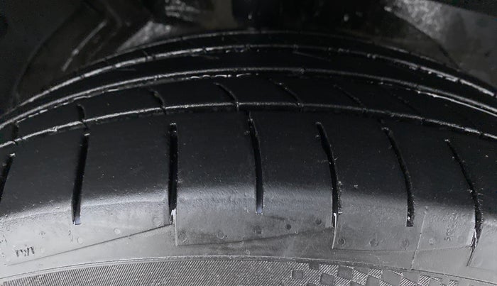 2020 MG HECTOR SHARP DCT PETROL, Petrol, Automatic, 19,498 km, Right Front Tyre Tread