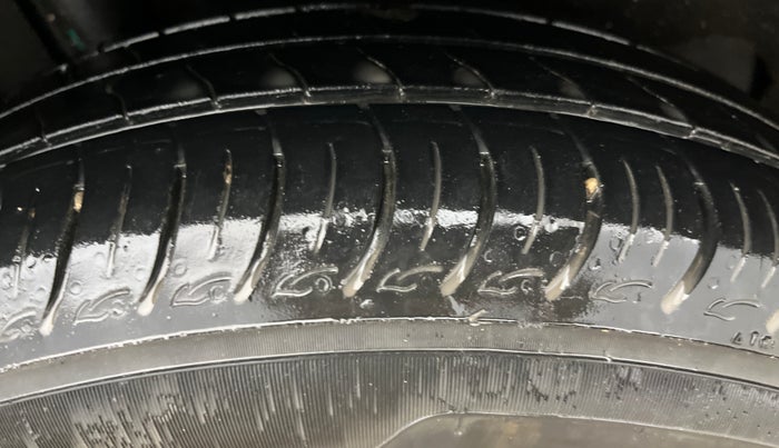 2019 Maruti Baleno DELTA PETROL 1.2, Petrol, Manual, 40,697 km, Right Rear Tyre Tread