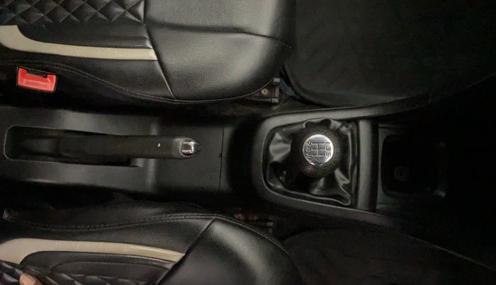 2017 Maruti Swift VXI, Petrol, Manual, 64,981 km, Gear Lever