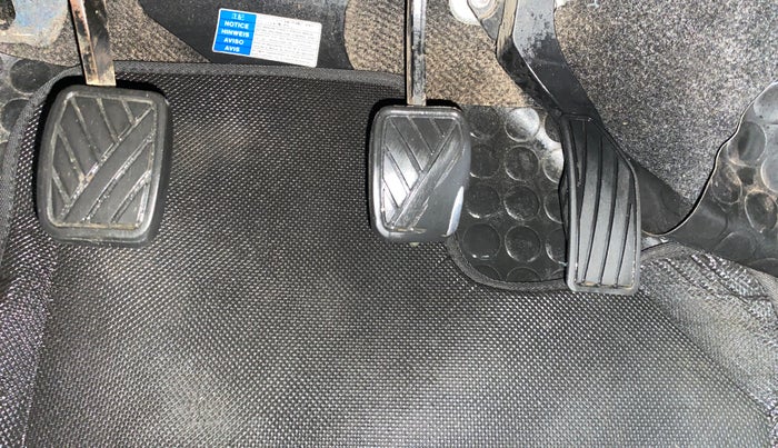 2017 Maruti Swift VXI, Petrol, Manual, 64,981 km, Pedals