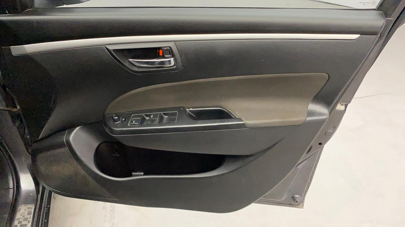 2017 Maruti Swift VXI, Petrol, Manual, 64,981 km, Driver Side Door Panels Control