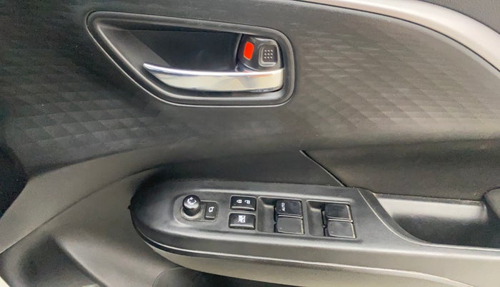2024 Maruti Swift ZXi, Petrol, Manual, 16,346 km, Driver Side Door Panels Control